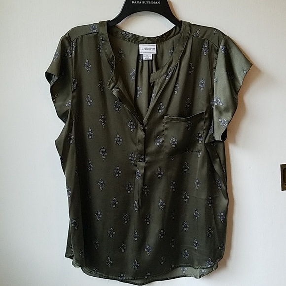 Liz Claiborne Tops - Silky Blouse Liz Claiborne Liz Claiborne Tops - Silky Blouse Liz Claiborne
